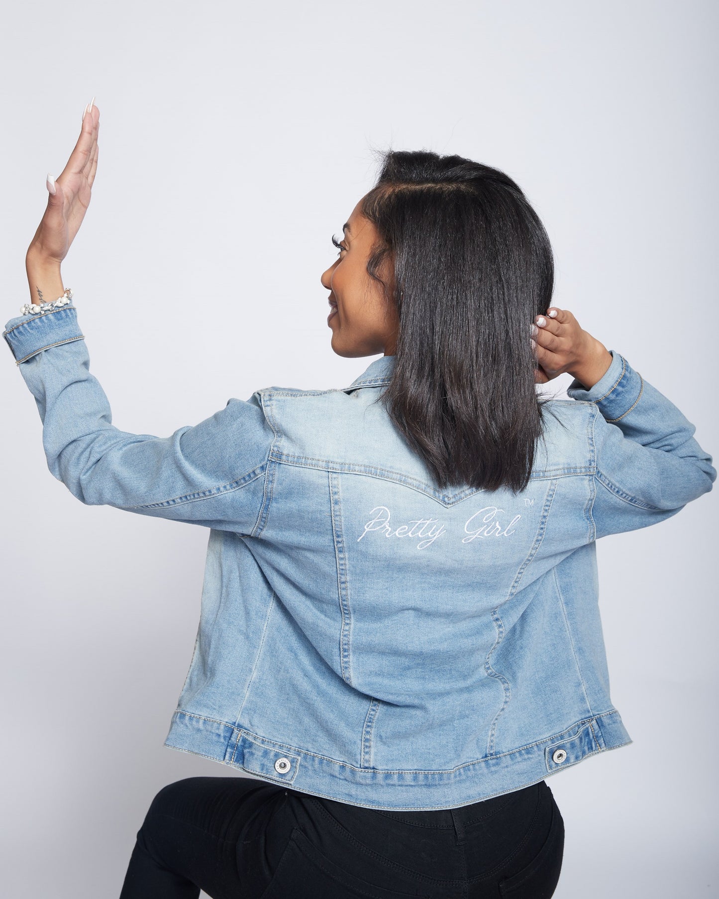 JEAN JACKET/PRETTY GIRL IN WHITE