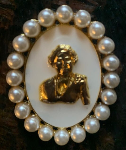 Ethel Mother of Pearl in white
